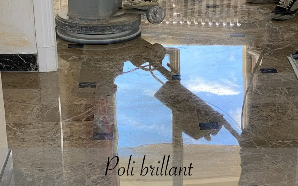 Comparaison sol en marbre : Mate, Satinée ou Polie brillante