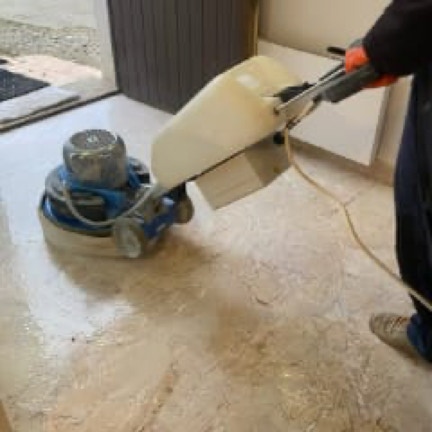 Votre expert en rénovation et ponçage de marbre.