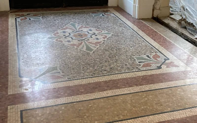 Rénovation de mosaïque de marbre