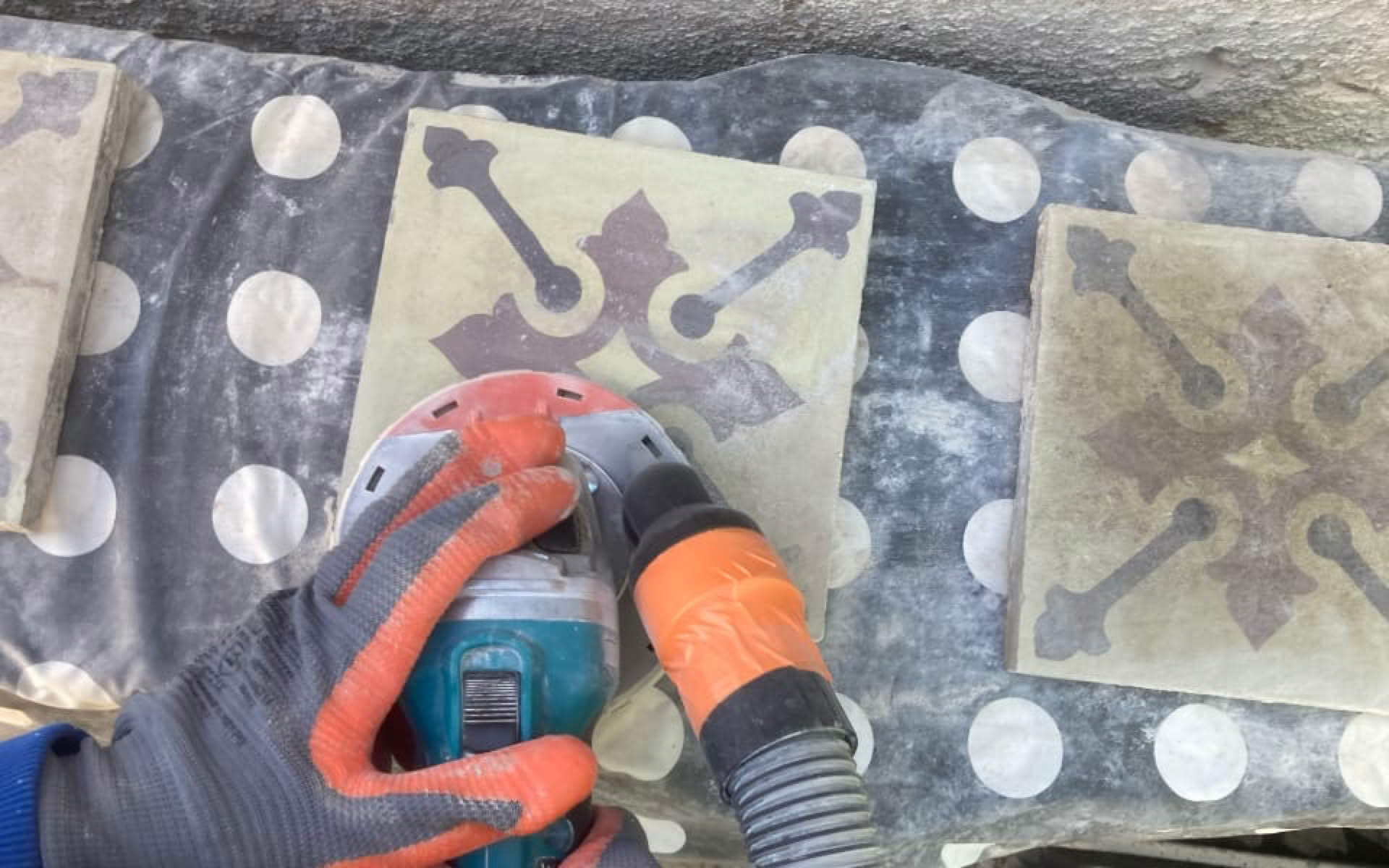 Décapage, ponçage, cristallisation d’anciens carreaux ciment