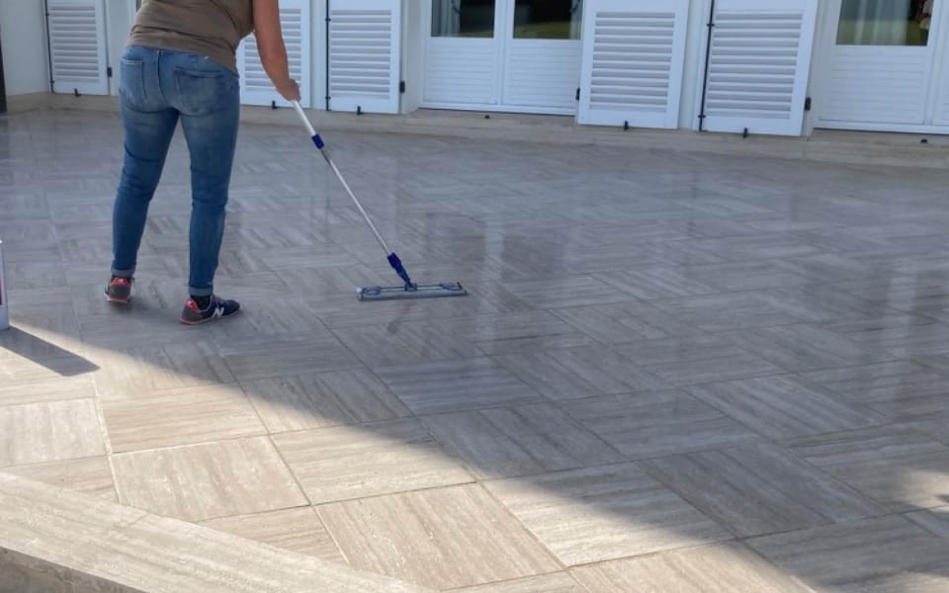 Comment nettoyer une terrasse en pierre